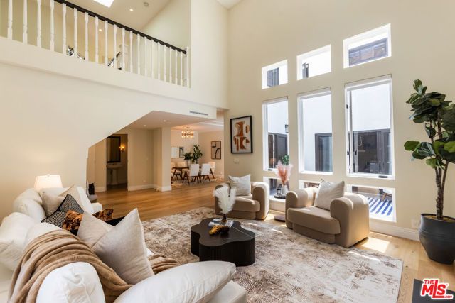869 S Bundy Drive, Los Angeles, CA 90049