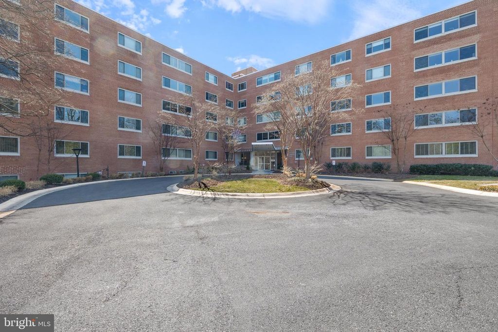 5100 DORSET AVE #506, Chevy Chase, MD 20815