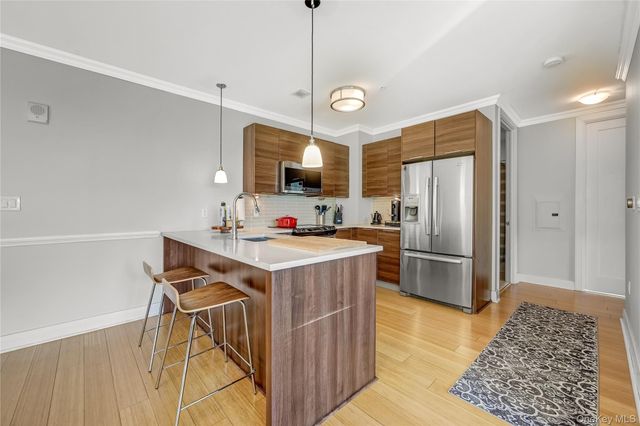 701 Ridge Hill Boulevard 1J, Yonkers, NY 10710