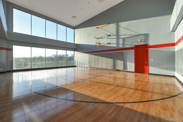 701 Ridge Hill Boulevard 1J, Yonkers, NY 10710