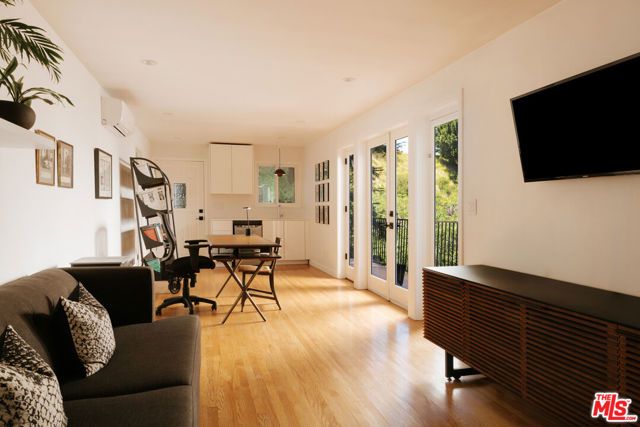 1926 N Crescent Heights Boulevard, Los Angeles, CA 90069