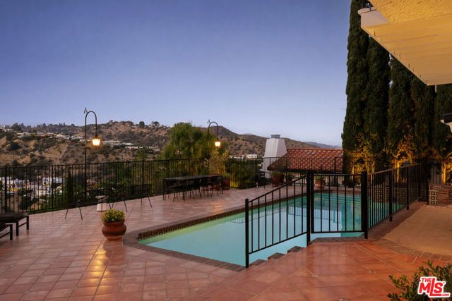 1926 N Crescent Heights Boulevard, Los Angeles, CA 90069