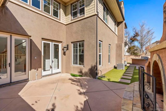 15639 Via Montecristo, San Diego, CA 92127