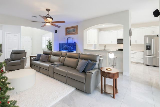 4057 SHAWN CIRCLE, Orlando, FL 32826