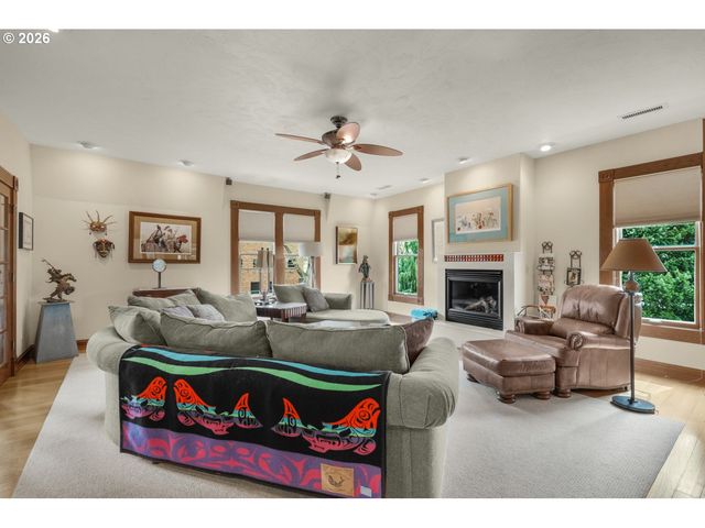 233 Se 4TH St, Pendleton, OR 97801
