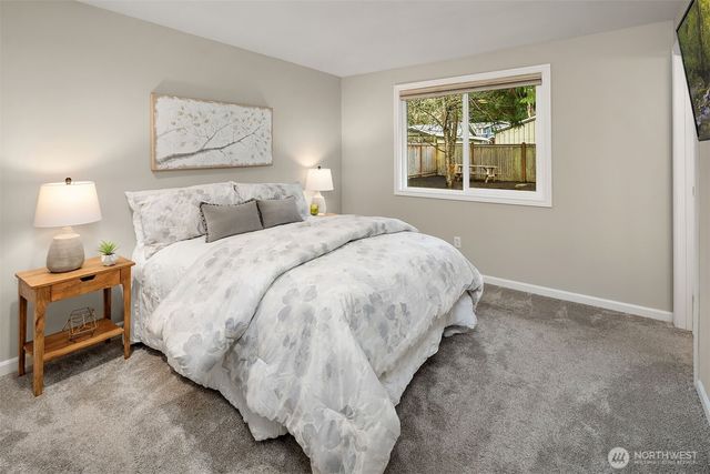 922 208th Ave NE, Sammamish, WA 98074