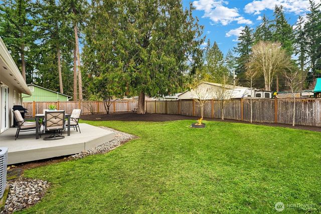 922 208th Ave NE, Sammamish, WA 98074