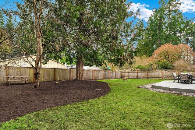 922 208th Ave NE, Sammamish, WA 98074