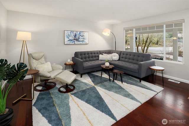 922 208th Ave NE, Sammamish, WA 98074