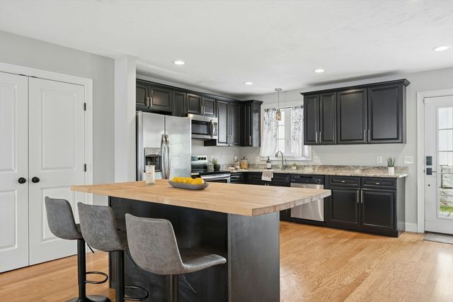 129 Derby St, Worcester, MA 01604