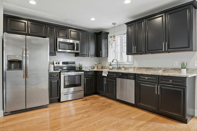 129 Derby St, Worcester, MA 01604