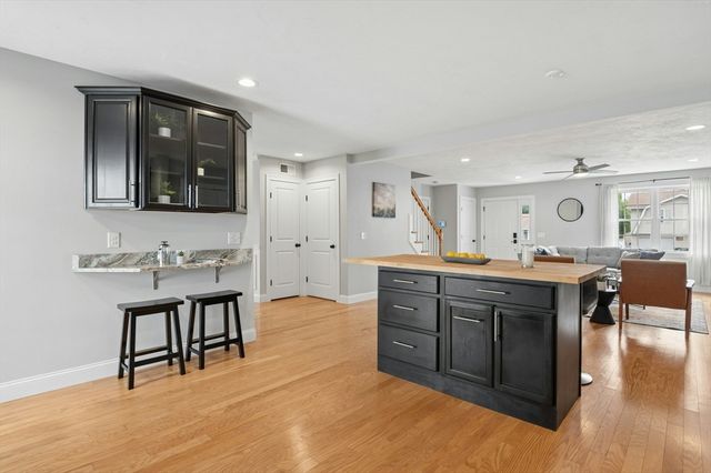 129 Derby St, Worcester, MA 01604