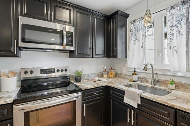 129 Derby St, Worcester, MA 01604