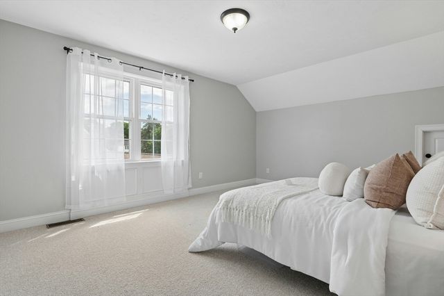 129 Derby St, Worcester, MA 01604