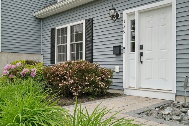 129 Derby St, Worcester, MA 01604