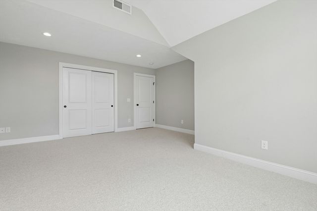 129 Derby St, Worcester, MA 01604