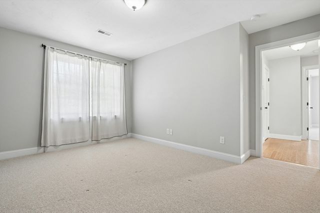 129 Derby St, Worcester, MA 01604