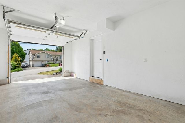 129 Derby St, Worcester, MA 01604