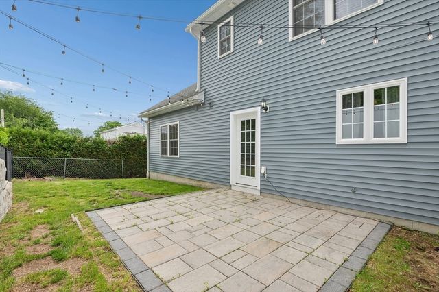 129 Derby St, Worcester, MA 01604