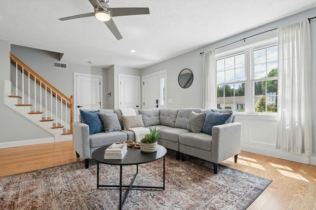 129 Derby St, Worcester, MA 01604