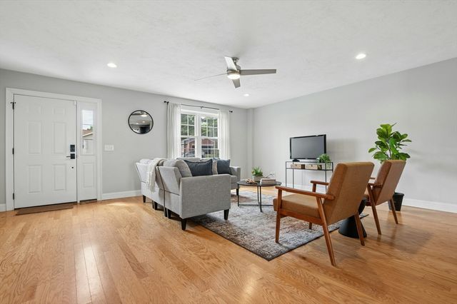 129 Derby St, Worcester, MA 01604