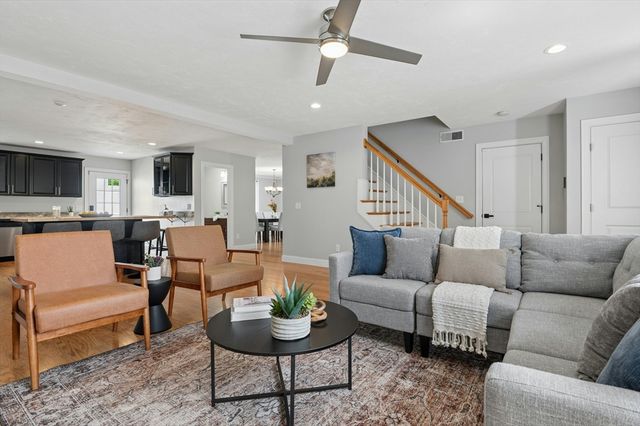 129 Derby St, Worcester, MA 01604