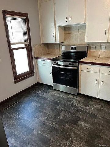 1306 S Wheeler Street, Saginaw, MI 48602