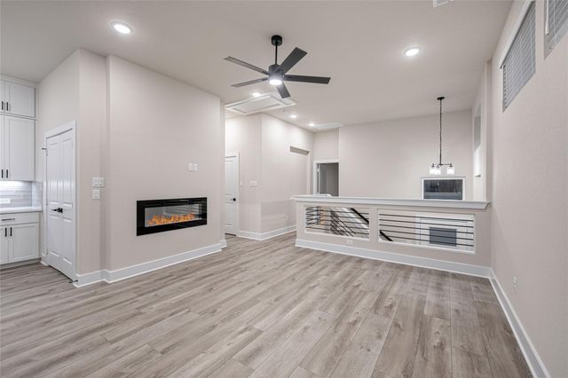 207 Flora Springs CV, Liberty Hill, TX 78642