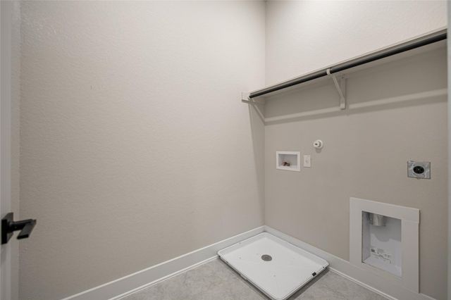 207 Flora Springs CV, Liberty Hill, TX 78642