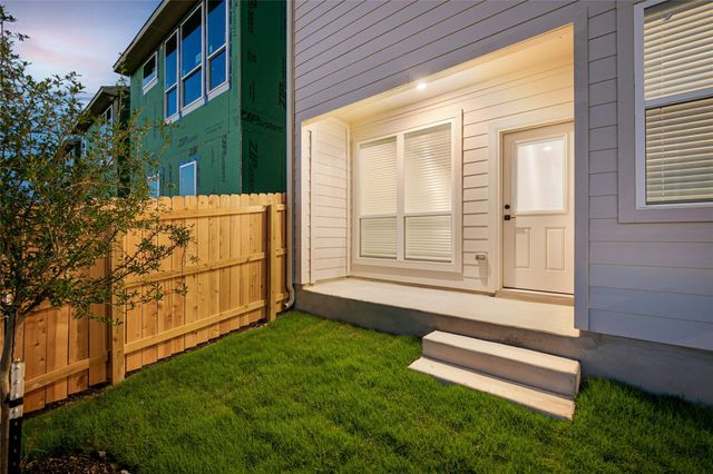 207 Flora Springs CV, Liberty Hill, TX 78642