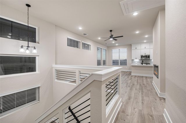 207 Flora Springs CV, Liberty Hill, TX 78642