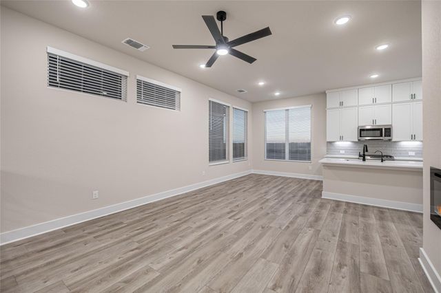 207 Flora Springs CV, Liberty Hill, TX 78642