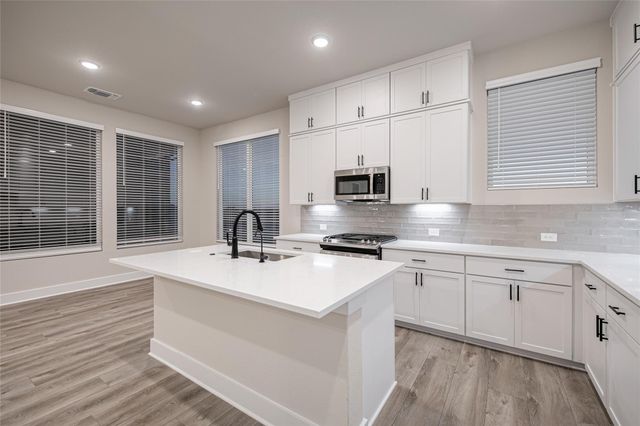 207 Flora Springs CV, Liberty Hill, TX 78642