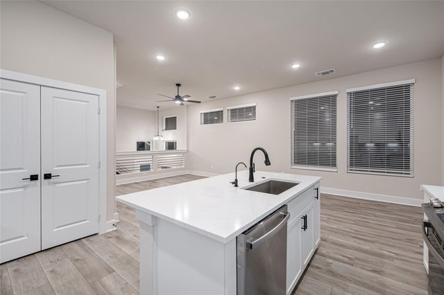 207 Flora Springs CV, Liberty Hill, TX 78642