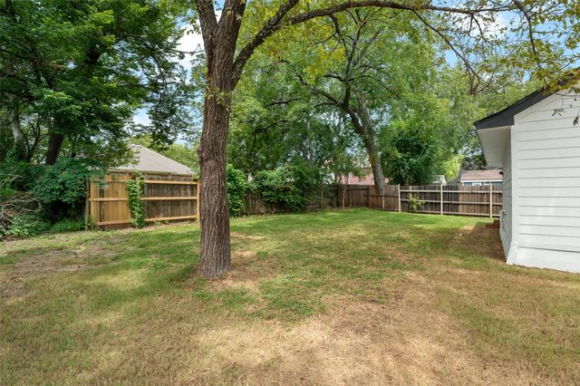 412 S Montgomery Street, Sherman, TX 75090