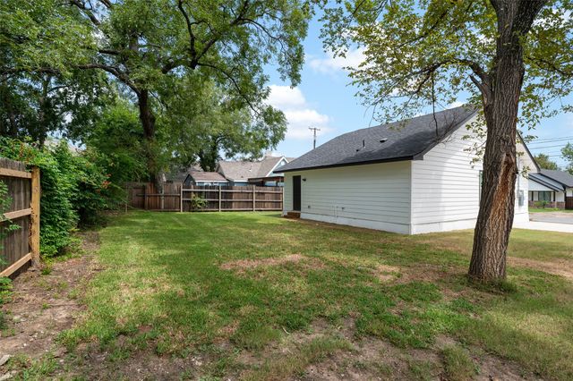 412 S Montgomery Street, Sherman, TX 75090