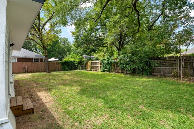 412 S Montgomery Street, Sherman, TX 75090
