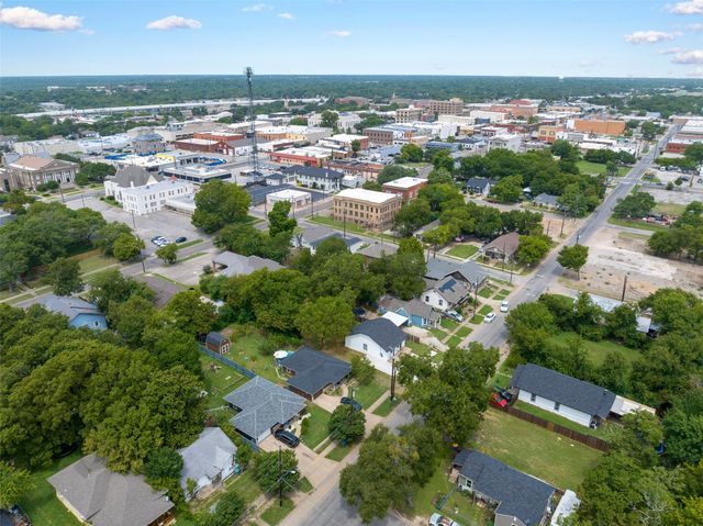 412 S Montgomery Street, Sherman, TX 75090