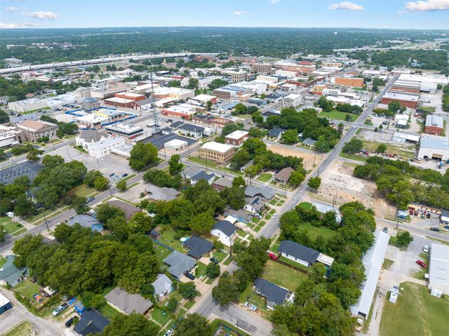 412 S Montgomery Street, Sherman, TX 75090