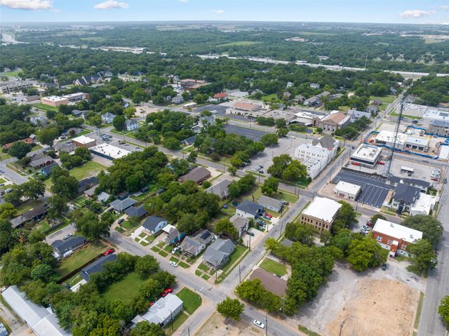 412 S Montgomery Street, Sherman, TX 75090