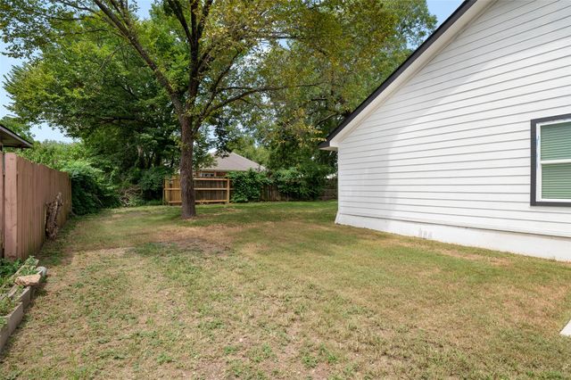 412 S Montgomery Street, Sherman, TX 75090