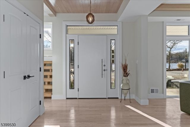 424 Lake Shore Dr, West Milford Twp., NJ 07421