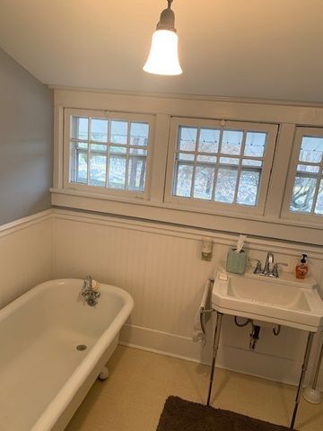 111 McCreary Hts, Dickson, TN 37055