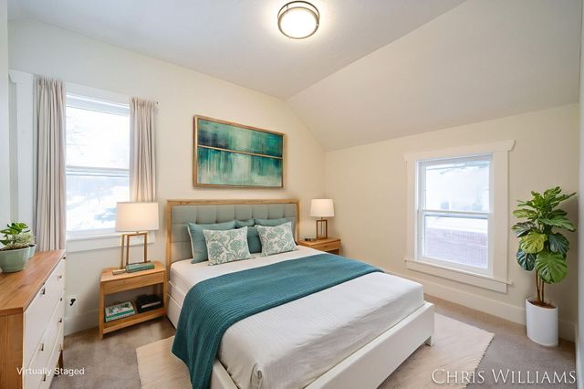 402 W Clinton Street, Hastings, MI 49058