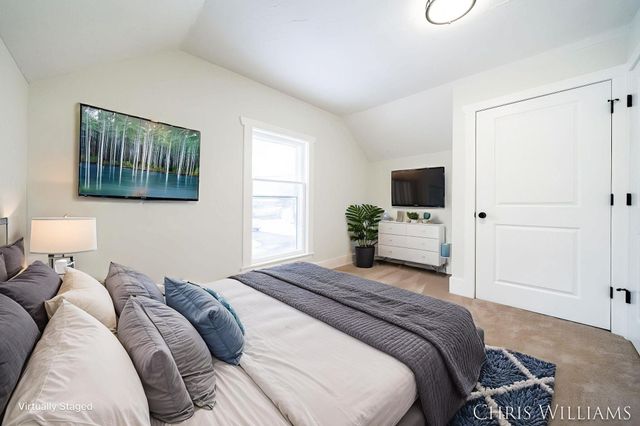 402 W Clinton Street, Hastings, MI 49058