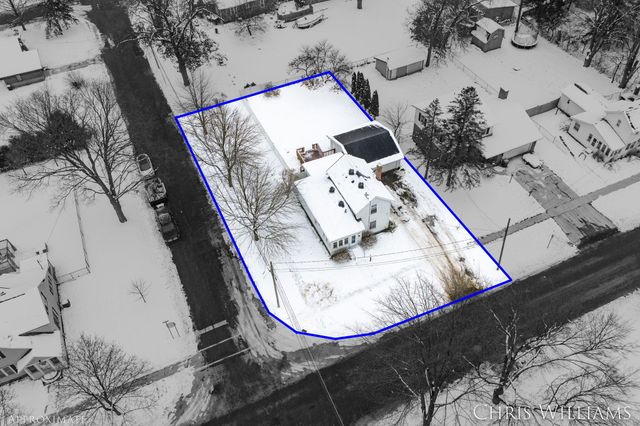 402 W Clinton Street, Hastings, MI 49058