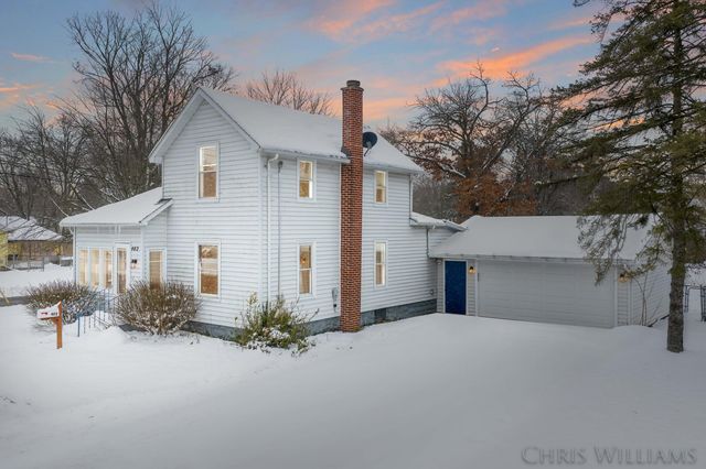 402 W Clinton Street, Hastings, MI 49058