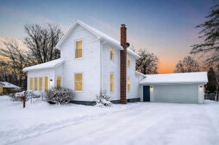 402 W Clinton Street, Hastings, MI 49058