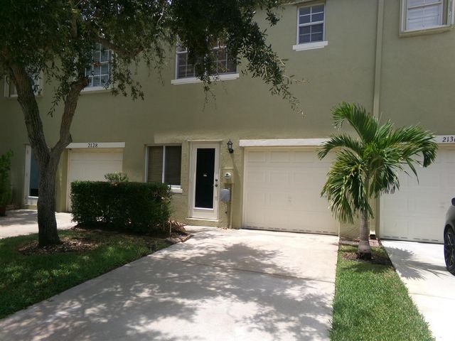 2132 SE Eatonville Drive, Port Saint Lucie, FL 34952