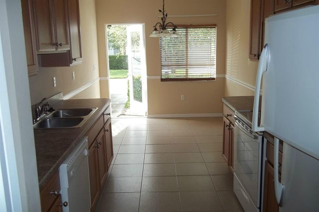 2132 SE Eatonville Drive, Port Saint Lucie, FL 34952